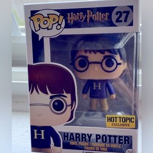 ⚡️ FUNKO and Hot Topic exclusive Harry Potter with Sweater collectible